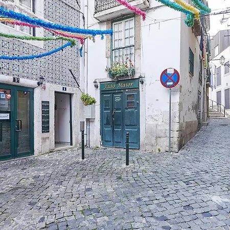 Boutique Alfama With Patio 3 Lisbon